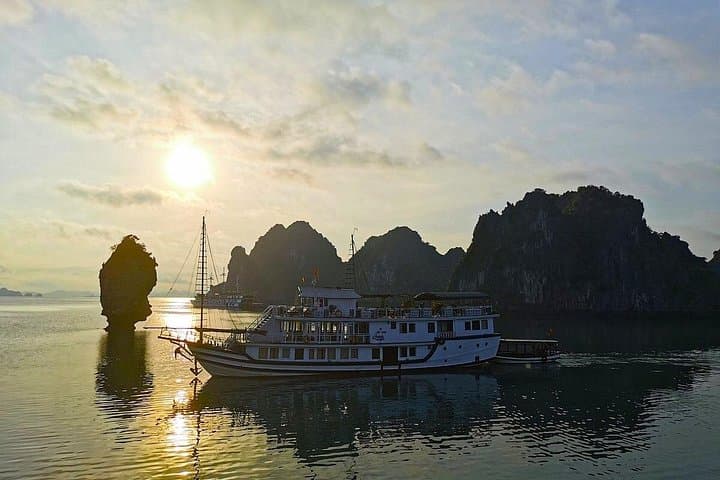 Ha Long & Bai Tu Long Bay 2-Day Overnight Cruise — Kayak, Cave & Sunset Party photo 4