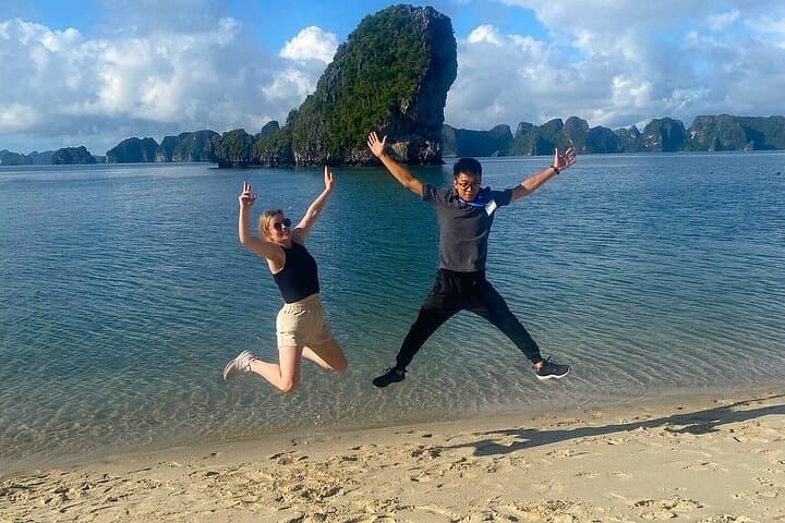 Bai Tu Long Bay 2-Day Overnight Cruise from Hanoi — Renea Cruises Guide photo 4