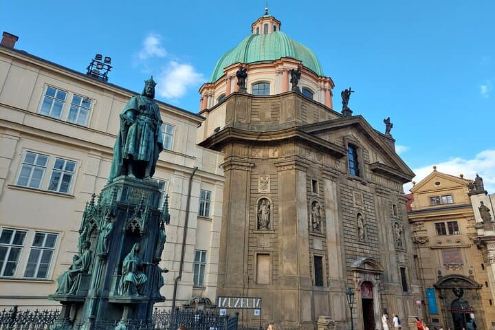 Prague in Three Hours: A Focused Private Walking Tour of Old Town & Charles Bridge photo 3