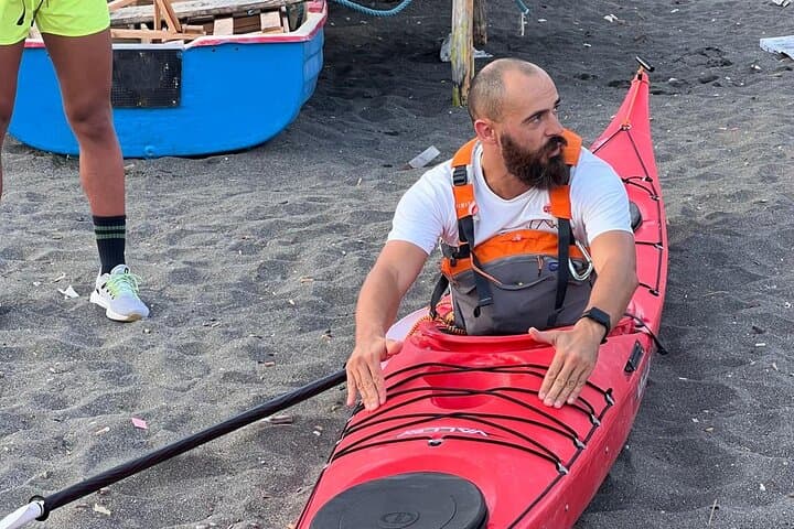 Private Kayak Tour Along the Amalfi Coast — Half-Day Sea Adventure photo 5