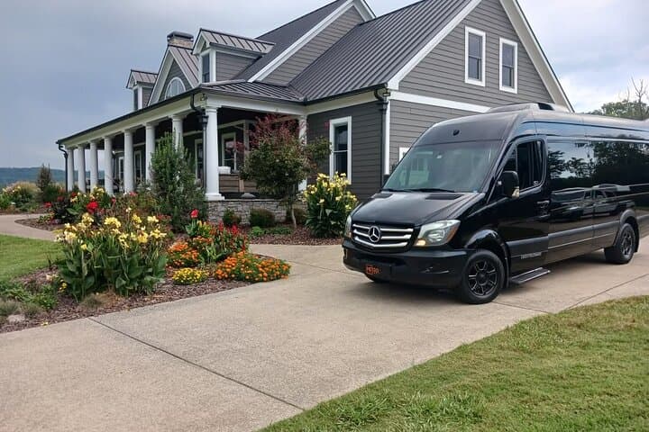 Private Knoxville–Nashville Airport Transfer: Comfortable 3-Hour Door-to-Door Ride photo 2