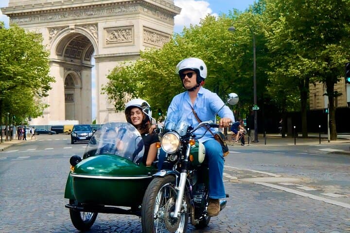 Vintage Sidecar Tour and Seine River Cruise: Iconic Paris in 3 Hours