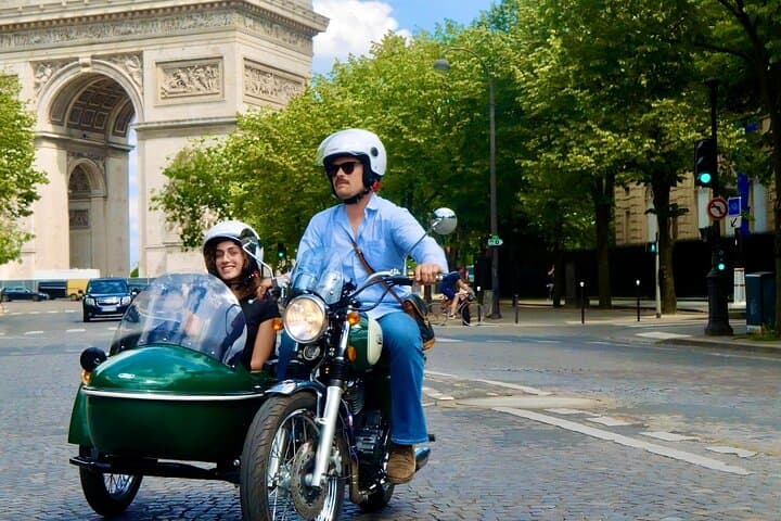 Paris Sidecar Tour with Champagne: Vintage Motorcycle Sightseeing & Eiffel Tower Access photo 4
