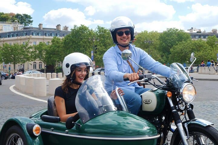 Vintage Sidecar Tour and Seine River Cruise: Iconic Paris in 3 Hours photo 4