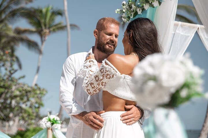 Private Beach Photoshoot in Punta Cana — La Costa del Amor Session photo 4