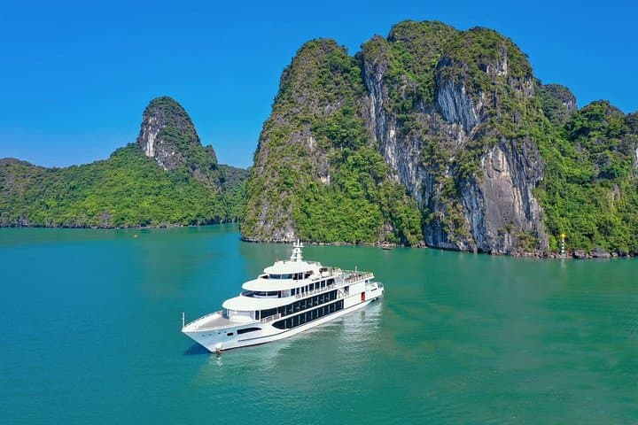 Sea Octopus Luxury Day Cruise — Discover Halong Bay in Style photo 2