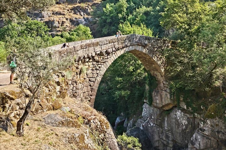 Full-Day Peneda-Gerês National Park Tour: Waterfalls, Granaries & Pedra Bela Viewpoint photo 6