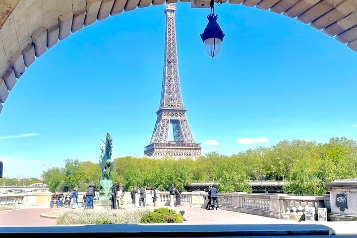 Eiffel Tower Walking Tour & Seine Boat: Best Photo Spots, History, and Practical Tips photo 6