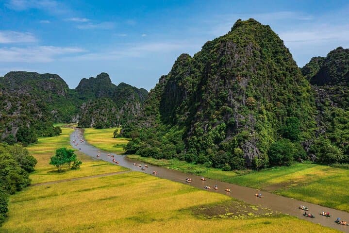 Ninh Binh Day Tour: Tam Coc Sampan, Mua Cave Summit & Hoa Lu Small-Group Experience photo 2