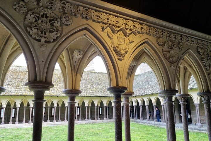 Mont Saint-Michel 2-Hour Guided Walk with Abbey Ticket — Historic Bay Tour photo 5