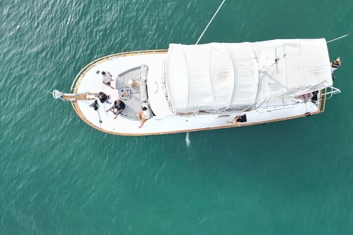 Private Playa Flamingo Boat Tour — Snorkel, Lunch & Open Bar photo 2