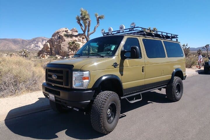 Joshua Tree Scenic Hummer Tour: Giant Boulders, Fault Lines & Desert Views photo 6
