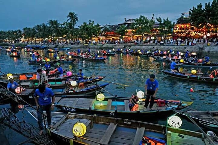 Hoi An Floating Flower Lantern Boat Ride on the Thu Bon River photo 4