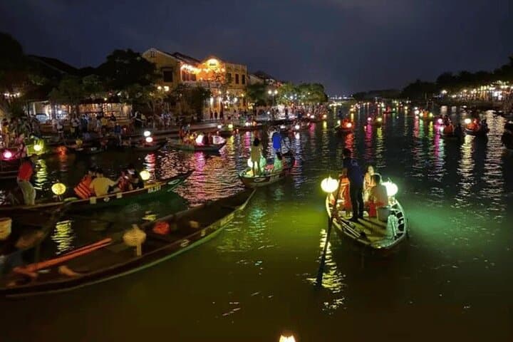 Hoi An Floating Flower Lantern Boat Ride on the Thu Bon River photo 6