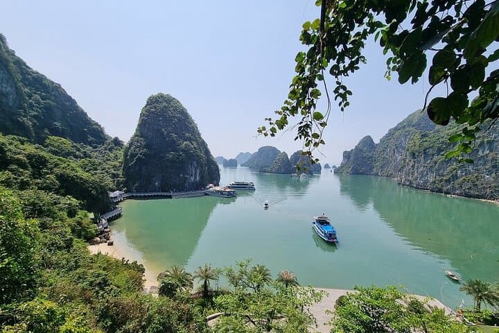 Hanoi to Ninh Binh and Ha Long Bay: 2-Day Bungalow & Bay Cruise photo 1