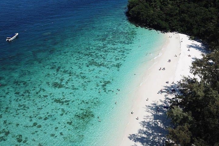 HYPE Luxury Catamaran Day Cruise: Phuket Islands, Snorkel & Sunset Party photo 4