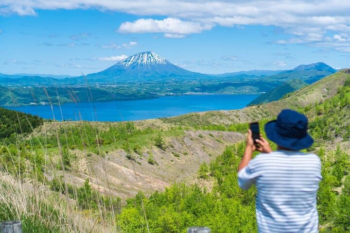 Hike Mt. Usu and Lake Toya: Small-Group Volcano Hike & Geopark Visit