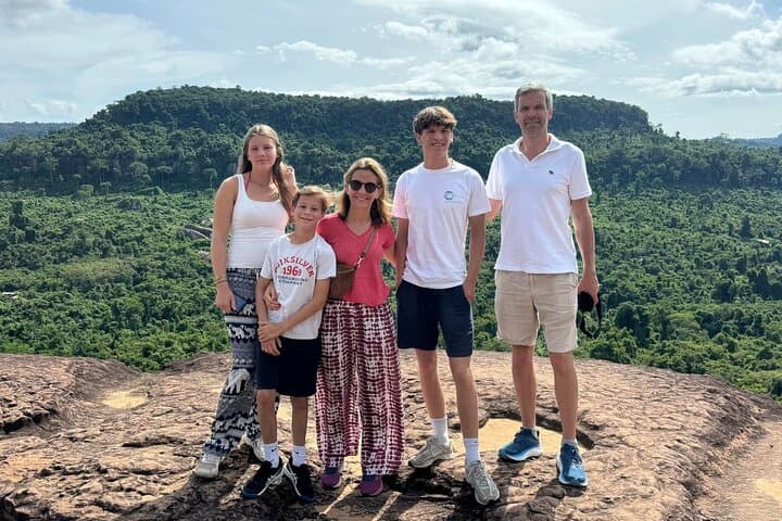 Phnom Kulen Day Tour: Waterfall Hike, River of a Thousand Lingas & Reclining Buddha