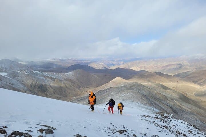 Summit UT Kangri: 8-Day Mountaineering Expedition in Ladakh (6070m)