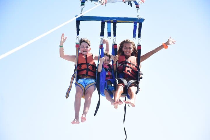 Hurghada Parasailing: Solo & Tandem Sky Rides with Private Transfer photo 3