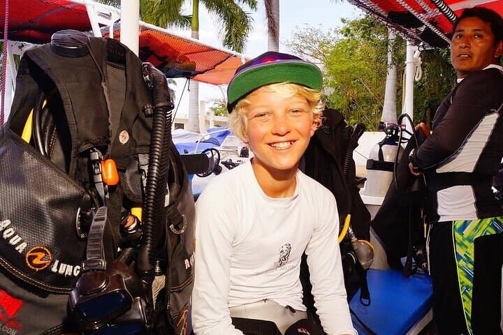 Beginner Scuba: Pool Class + MUSA & Manchones Reef Two-Tank Experience in Cancun photo 3