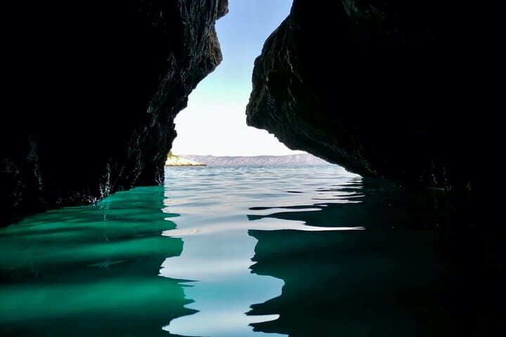 Makarska 3-Island Speedboat Tour: Cave Swim, Blue Lagoon & Cliff Jumps photo 4