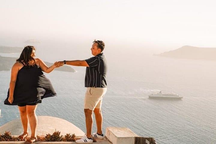 Santorini Fast-Track Shore Excursion: Skip the Sky Tram, See Fira, Oia & Perivolos photo 3