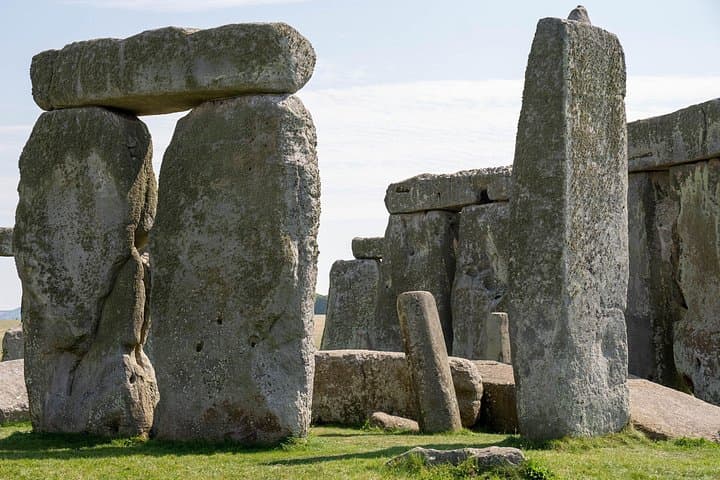 Stonehenge and Bath Private Luxury Day Tour from Oxford - Skip-the-Line Heritage Experience photo 4