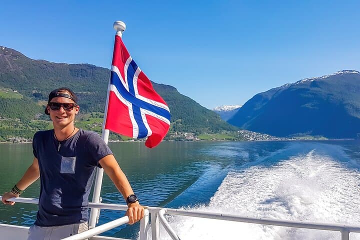 Oslo Old Town Walking Tour & Oslo Fjord Cruise — Private Guided Experience photo 2