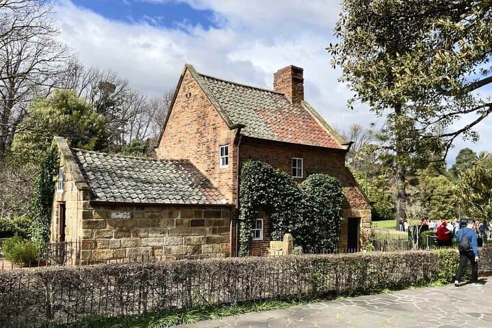 Private Walking Tour of Melbourne’s Parks and Gardens: Fitzroy, Treasury & Birrarung Marr
