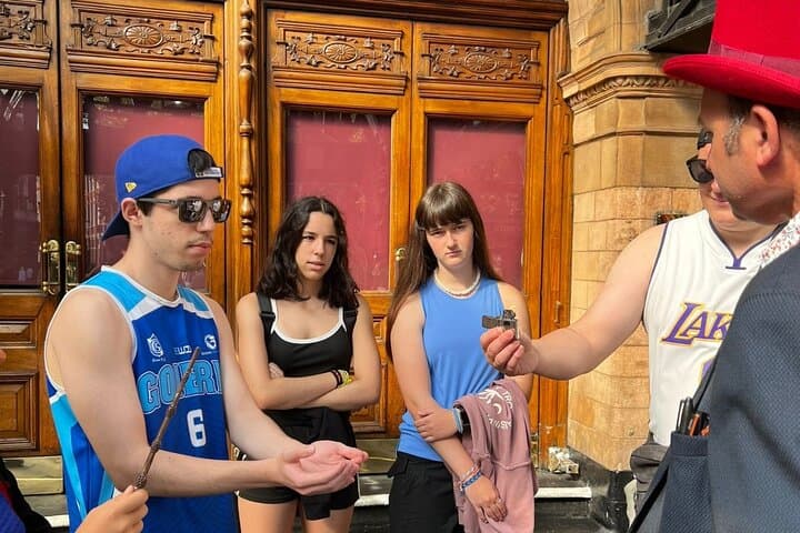 Live Magic Harry Potter Walking Tour in London with a Top Magician photo 5