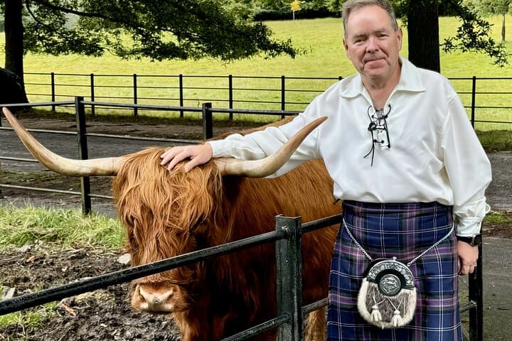 Loch Lomond & Stirling Castle: Private One-Day Tour from Glasgow