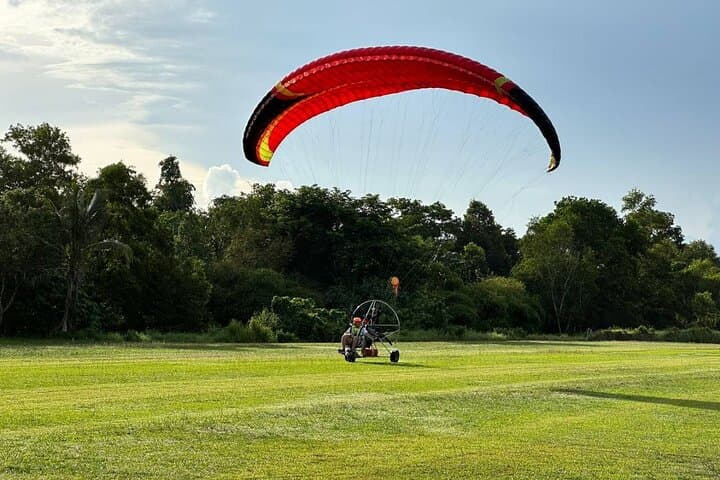 Phuket Paramotor Tandem Flight — 20‑Minute Coastal Paragliding Adventure photo 6