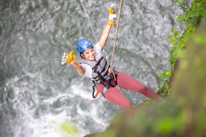 Rainforest Falls Canyoning: Waterfall Rappels & Jungle Jumps Near La Fortuna photo 2