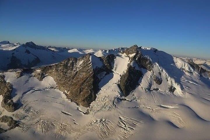 Summit Helicopter Sightseeing Tour Over Whistler, Garibaldi & Black Tusk photo 2