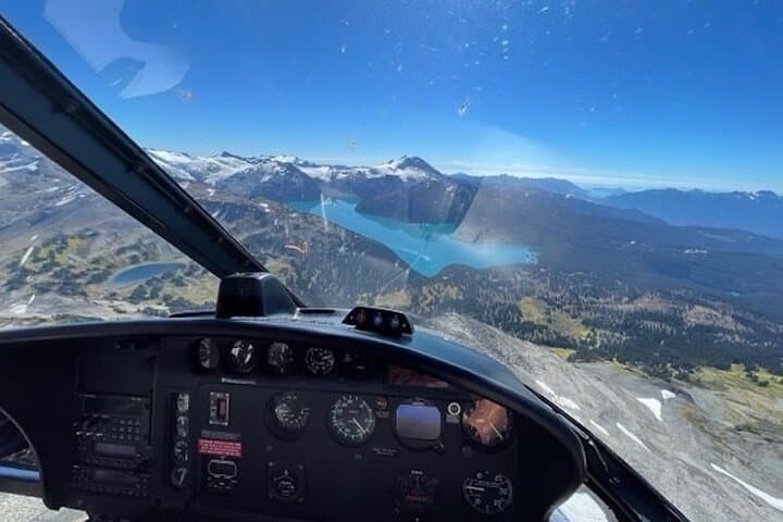 Summit Helicopter Sightseeing Tour Over Whistler, Garibaldi & Black Tusk photo 3