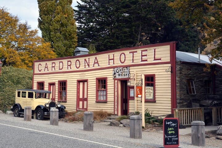 Arrowtown and Wanaka Highlights Tour from Queenstown — Half-Day Scenic Small-Group Drive photo 3