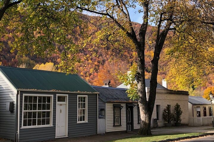 Arrowtown and Wanaka Highlights Tour from Queenstown — Half-Day Scenic Small-Group Drive photo 2