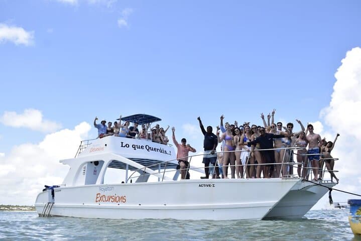Bávaro Catamaran Party: Snorkel, Sandbar & Open-Bar Cruise