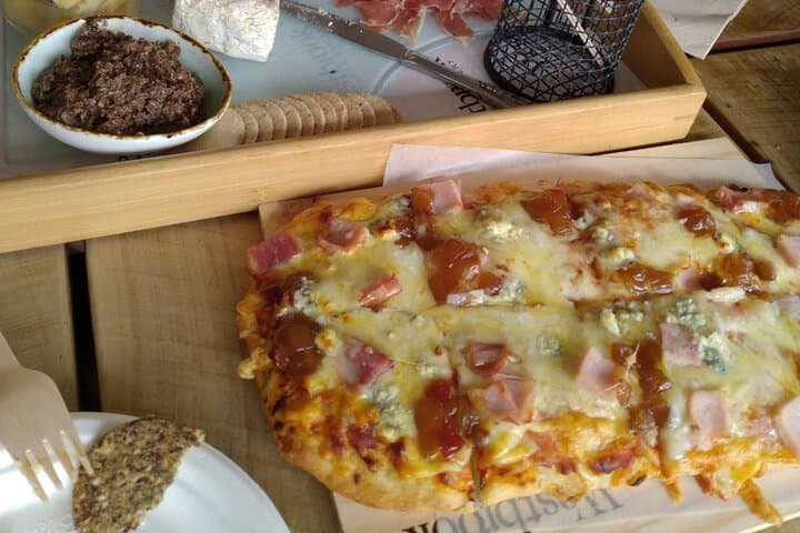 Half-Day Kumeu Wine Tour from Auckland — Boutique Tastings & Gourmet Vineyard Lunch photo 3