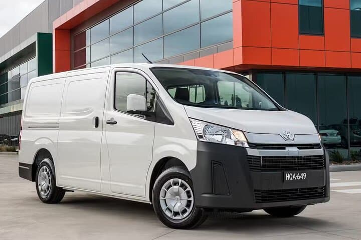 Dubai Arrival Transfers: Private Airport Pickup from DXB with Wi‑Fi photo 5