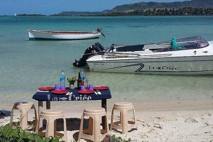 Speedboat to Ile aux Cerfs: Blue Bay Snorkel & Lobster Lobster Lunch photo 2