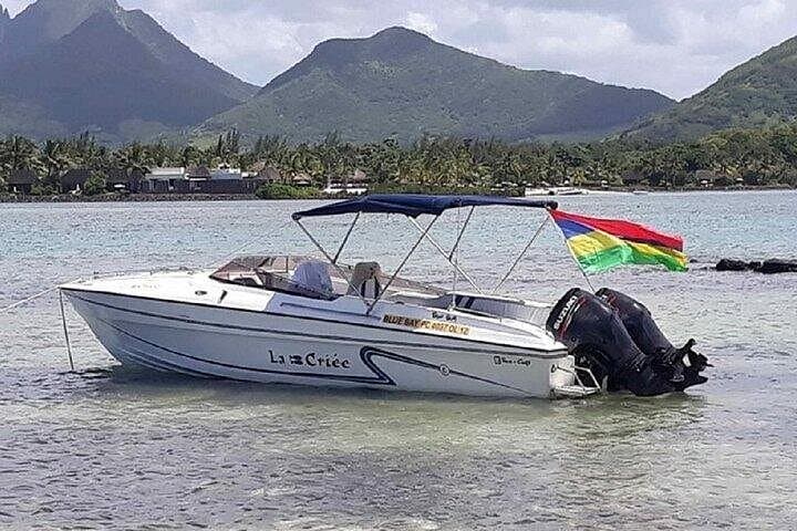 Speedboat to Ile aux Cerfs: Blue Bay Snorkel & Lobster Lobster Lunch photo 1