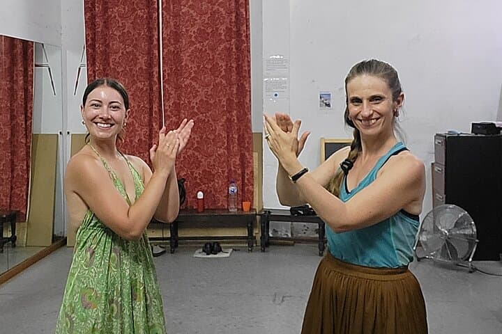Learn Flamenco in Seville: Beginners' One-Hour Dance Class photo 4
