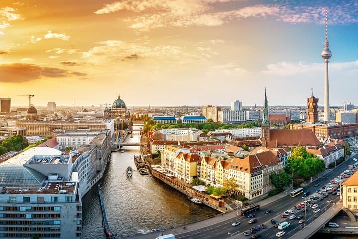 Full-Day Berlin Shore Excursion from Warnemünde: Brandenburg Gate, Reichstag & City Highlights photo 4