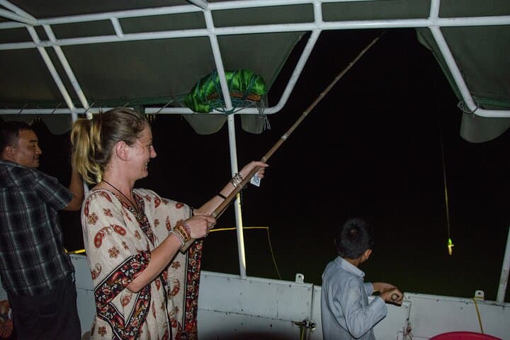 Overnight Amanda Deluxe Cruise in Ha Long Bay: 2-Day, 1-Night Luxury Escape photo 4