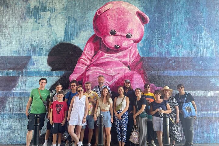 Shoreditch Street Art Walking Tour: Private Graffiti & Mural Experience
