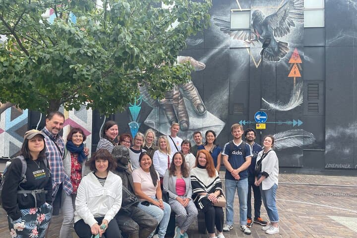 Shoreditch Street Art Walking Tour: Private Graffiti & Mural Experience photo 3