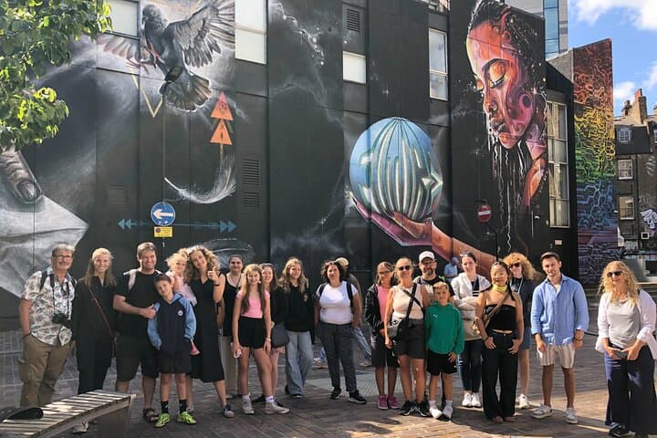 Shoreditch Street Art Walking Tour: Private Graffiti & Mural Experience photo 5