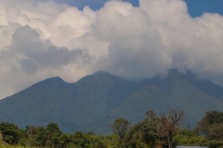 Kisoro Cultural & Nature Experience: Lake Mutanda, Batwa Trail and Coffee Tours